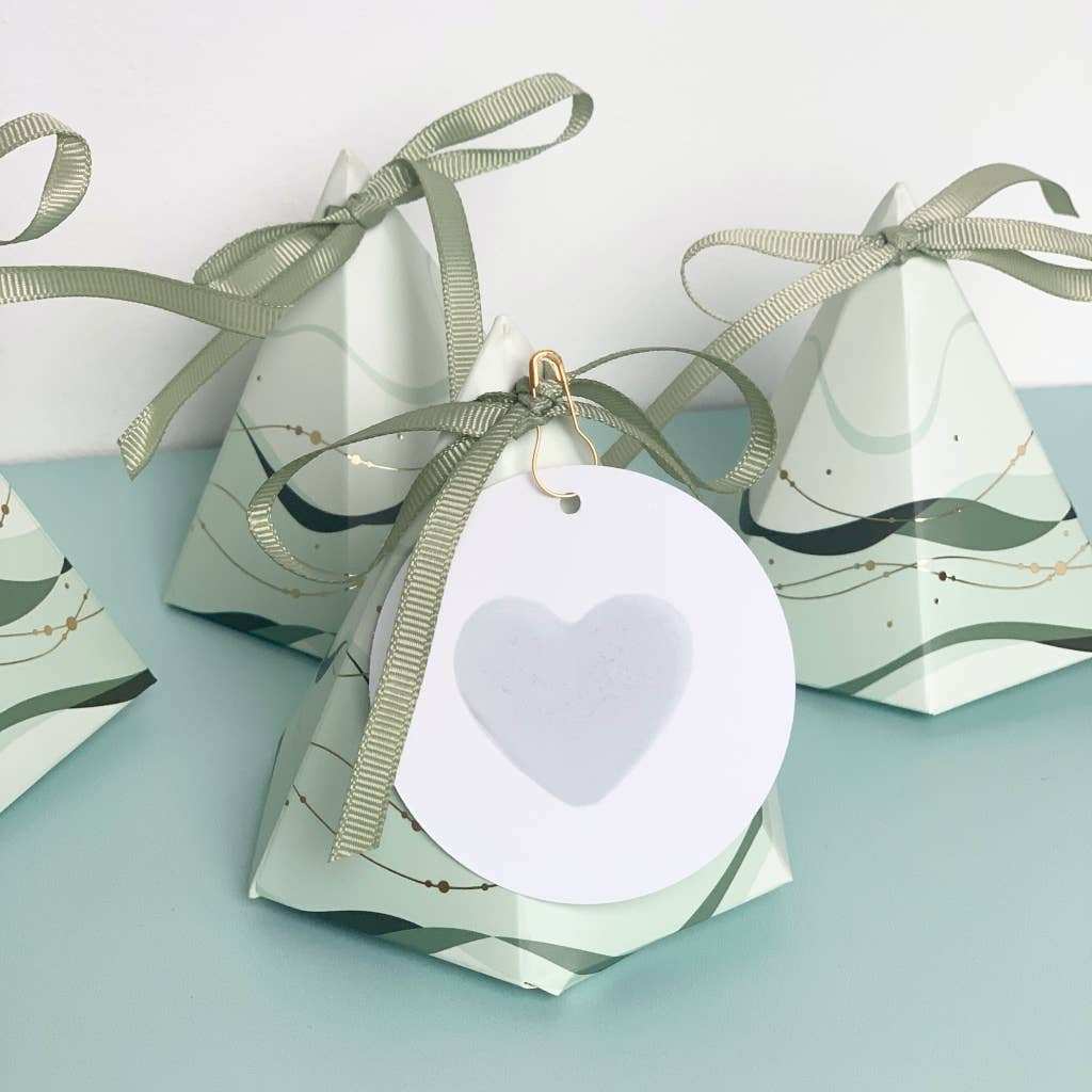 Amazing Heart Shaped Coconut Bath Bomb⎜Luxury Bath Bomb Gift - Jennie Dots