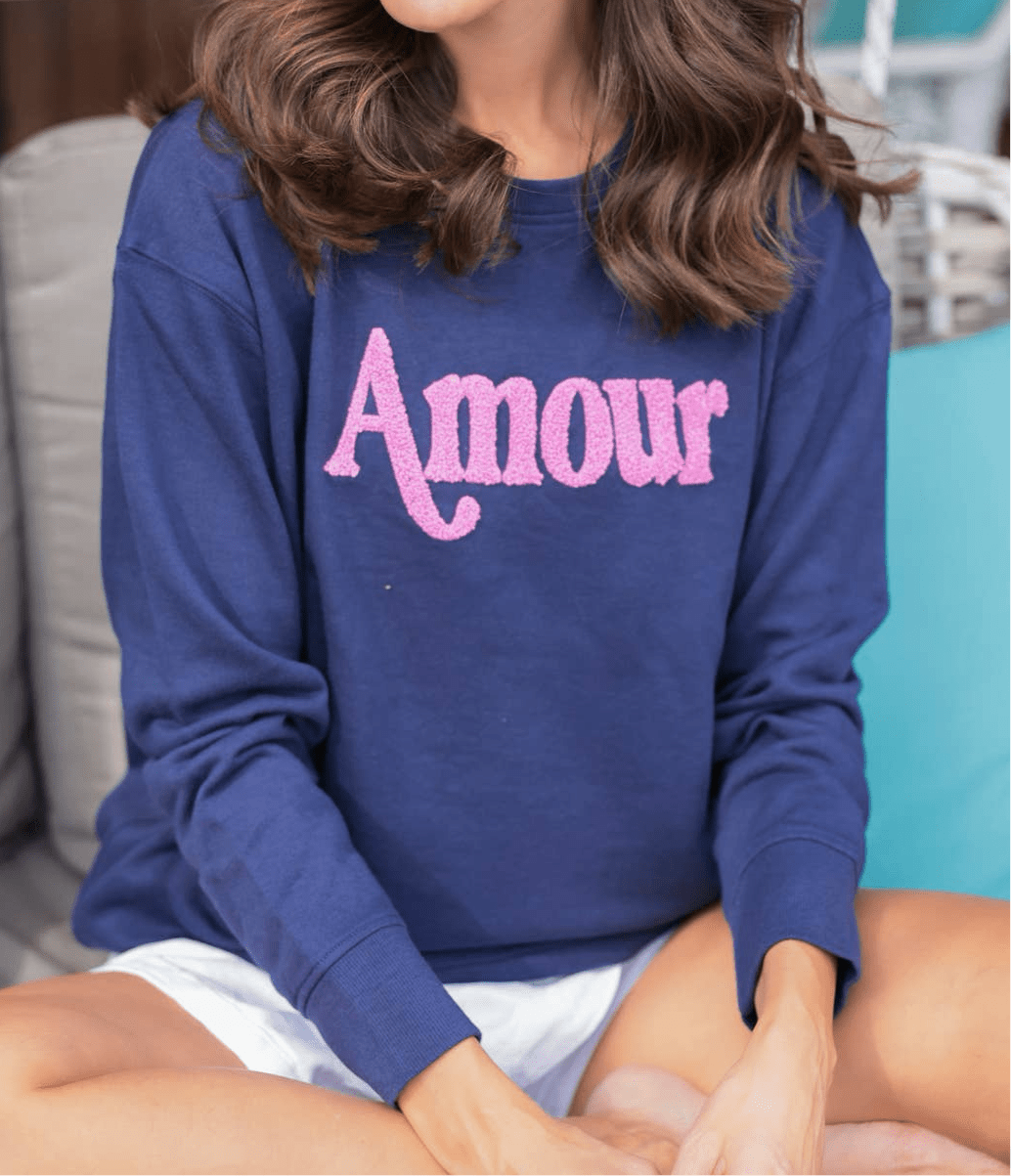 Navy "Amour" sweatshirt with pink embroidery, lightweight cotton blend.
