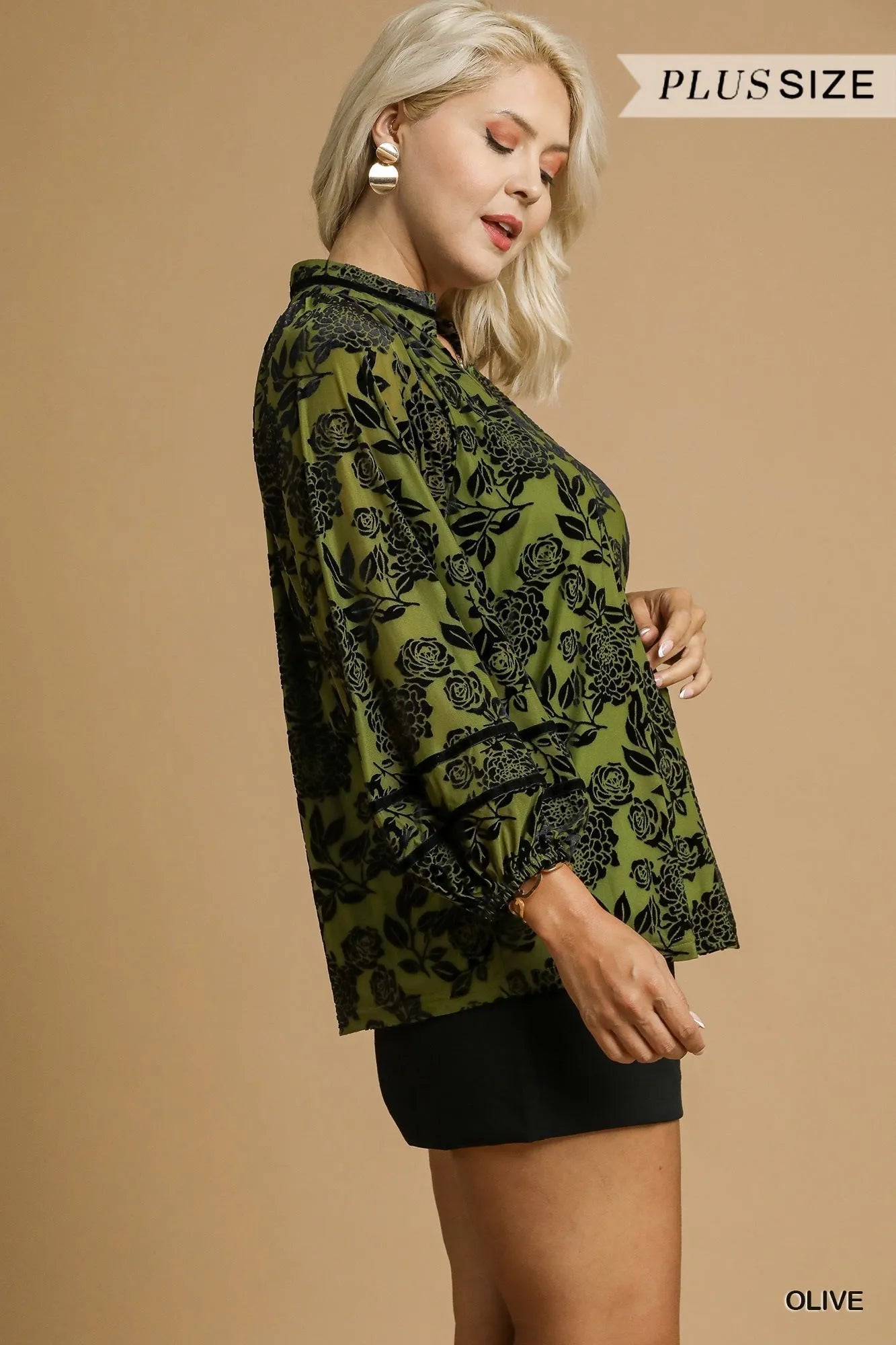 Umgee Floral Velvet Blouse with Balloon Sleeves - Jennie Dots
