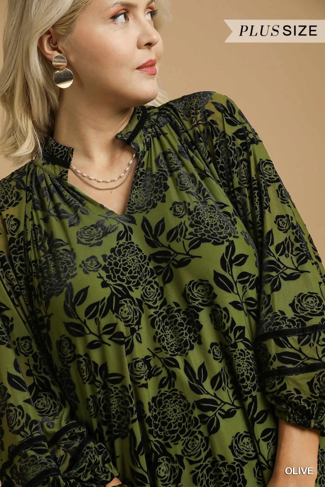 Umgee Floral Velvet Blouse with Balloon Sleeves - Jennie Dots