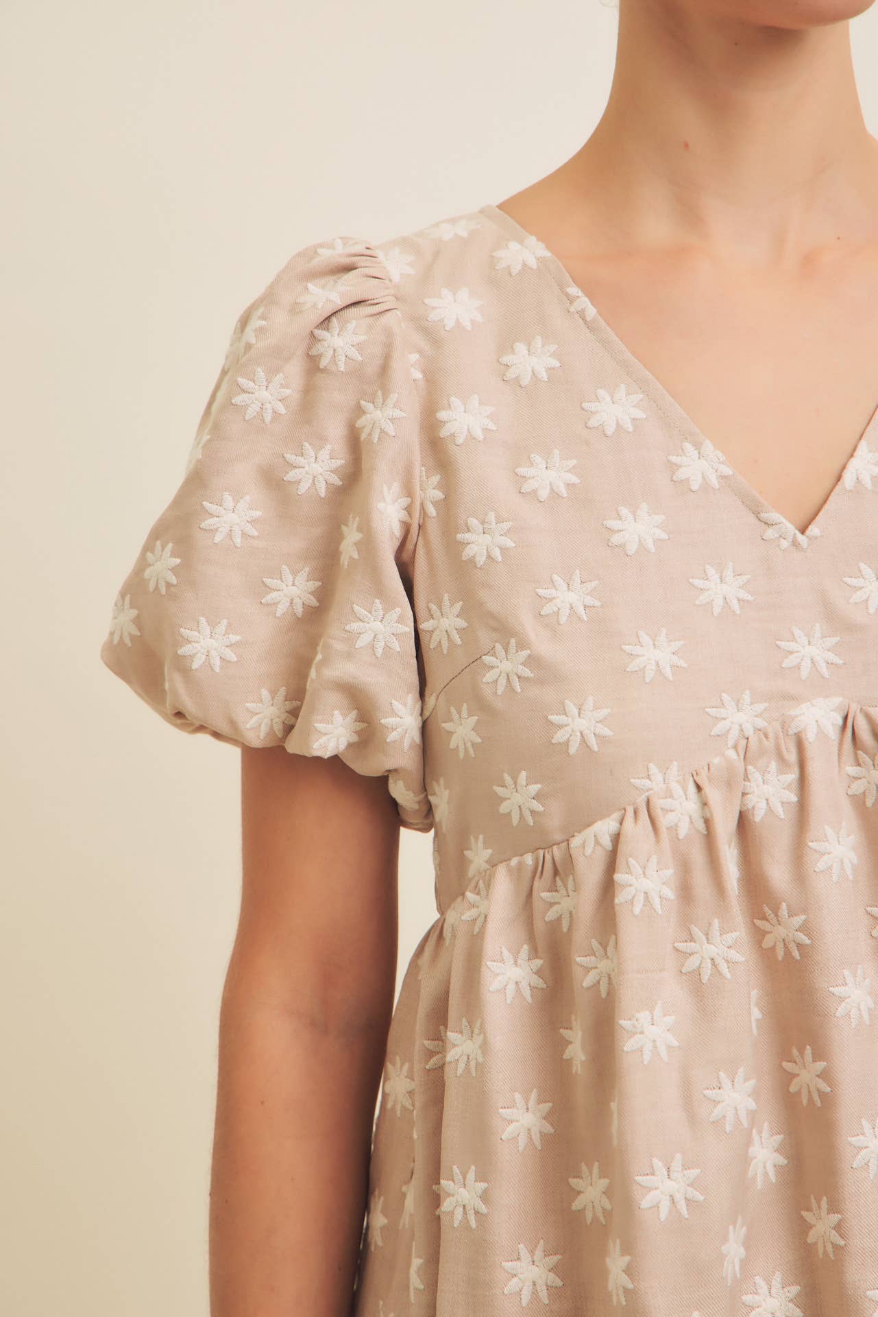 EMBROIDERED MINI DRESS WITH PUFF SLVS AND POCKETS