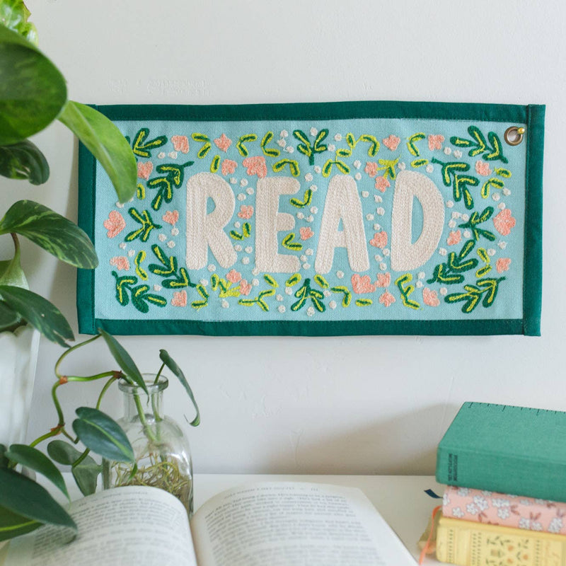 Pippi Post - Read Embroidered Canvas Banner