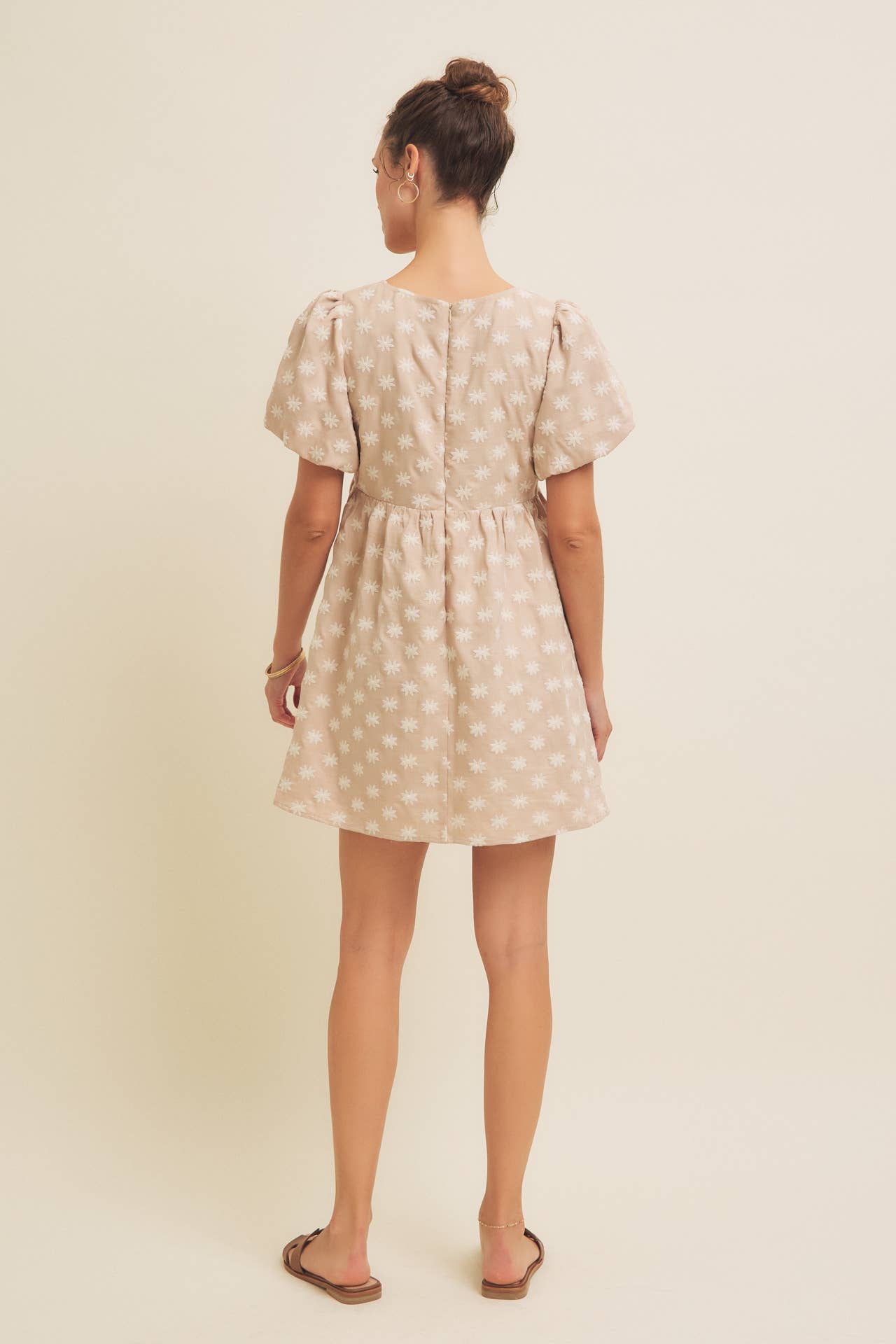 EMBROIDERED MINI DRESS WITH PUFF SLVS AND POCKETS