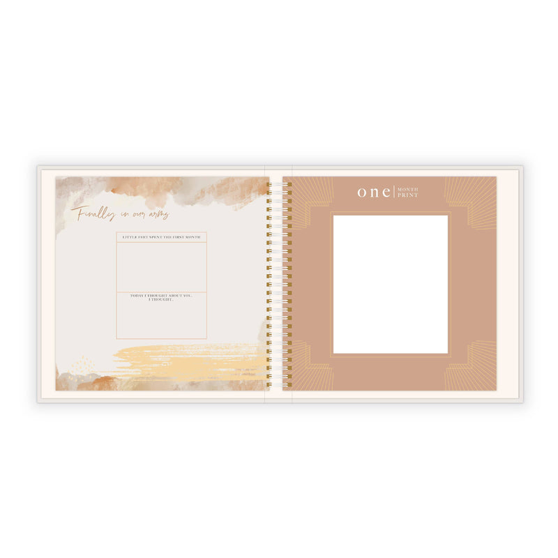My Foot Book: Footprints through the first year - Jennie Dots 