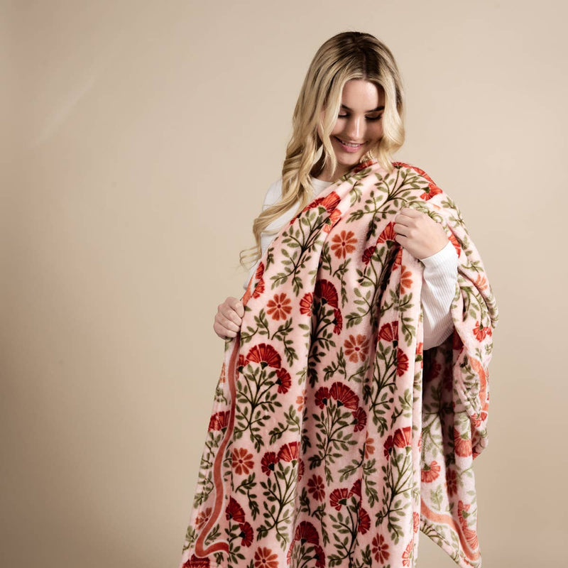 The Darling Effect - Snuggle Up Plush Blanket–Everbloom Dusty Rose