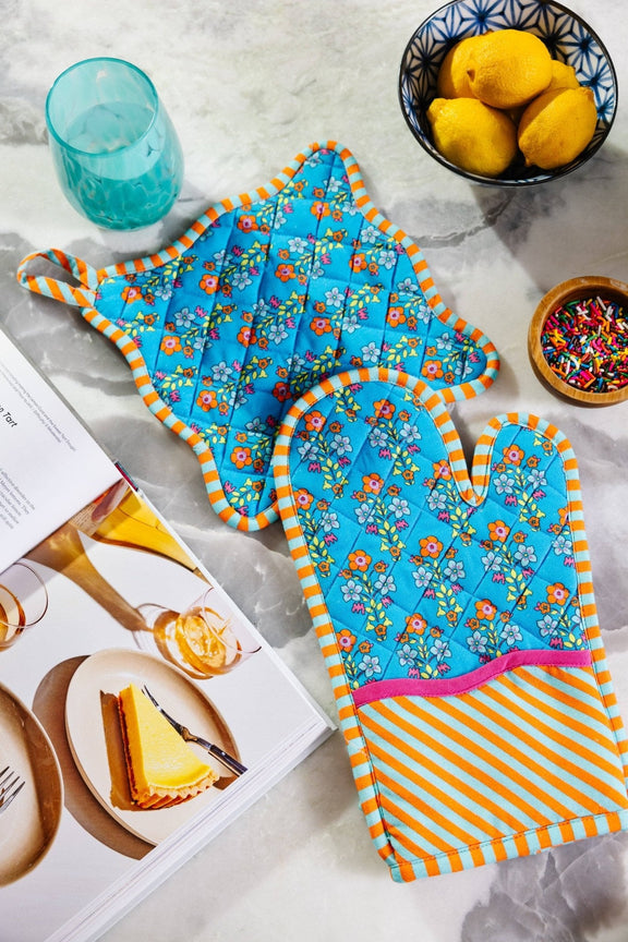 Furbish Studio - Blue Pot Holder & Oven Mitt Set - Jennie Dots