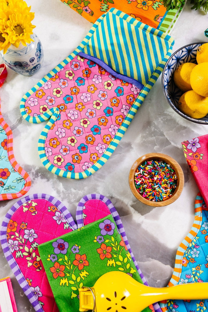 Furbish Studio - Pink Pot Holder & Oven Mitt - Jennie Dots