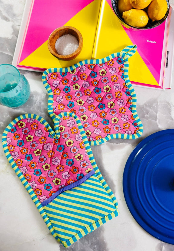 Furbish Studio - Pink Pot Holder & Oven Mitt - Jennie Dots